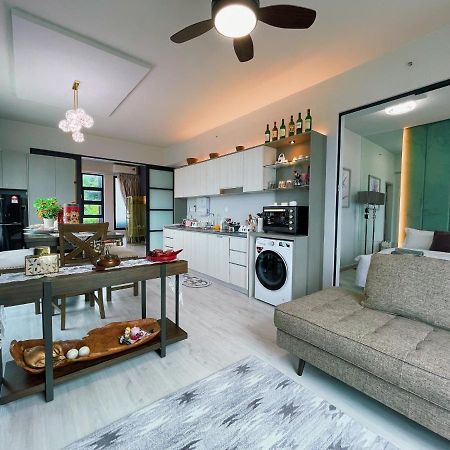 Seaside Lavender Suite Jesselton Quay Citypads Kota Kinabalu Exterior photo