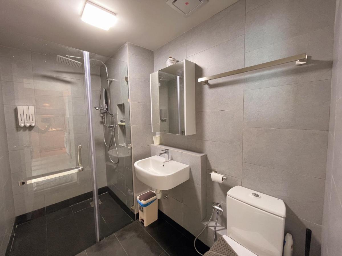 Seaside Lavender Suite Jesselton Quay Citypads Kota Kinabalu Exterior photo