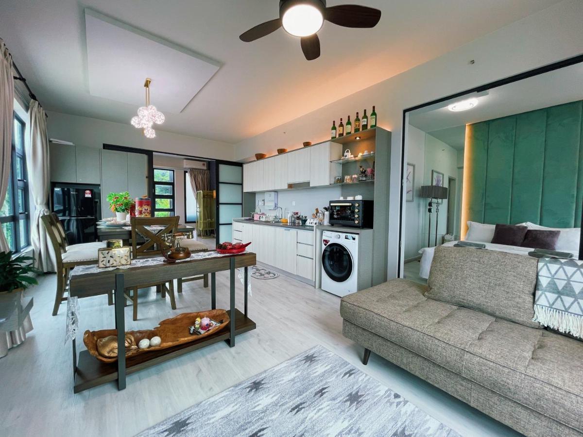 Seaside Lavender Suite Jesselton Quay Citypads Kota Kinabalu Exterior photo